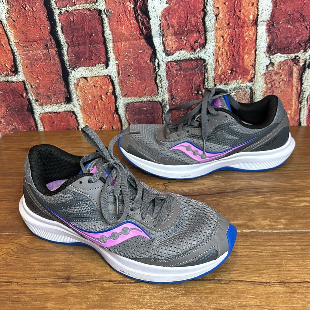 Saucony Women's Gray and Purple Athletic Shoes